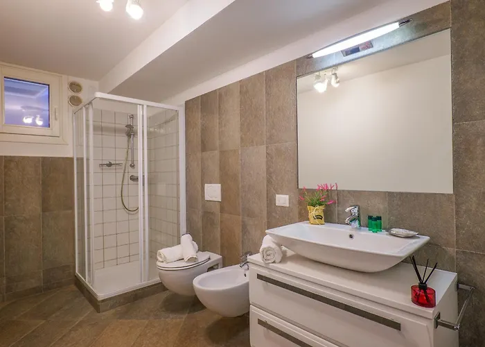 Appartement Rose Rossa Florentina Garten Eg Colico